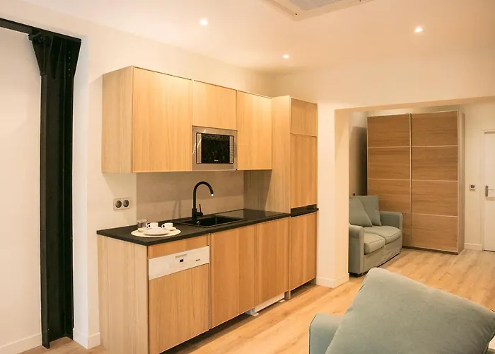 Apart 2 Opera New 2-3 Rooms For 4 Guests